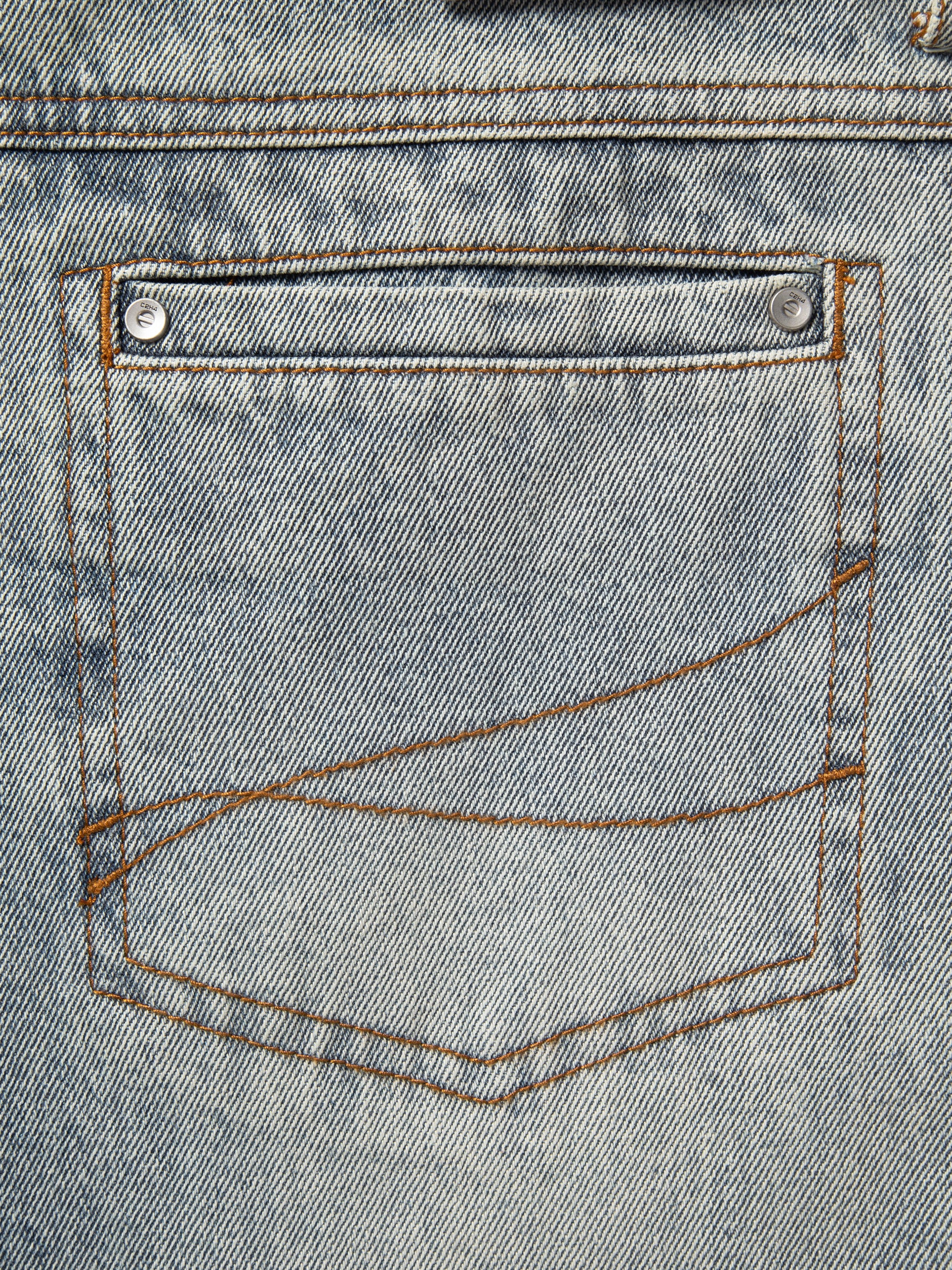 010 - Disarray Baggy Jeans