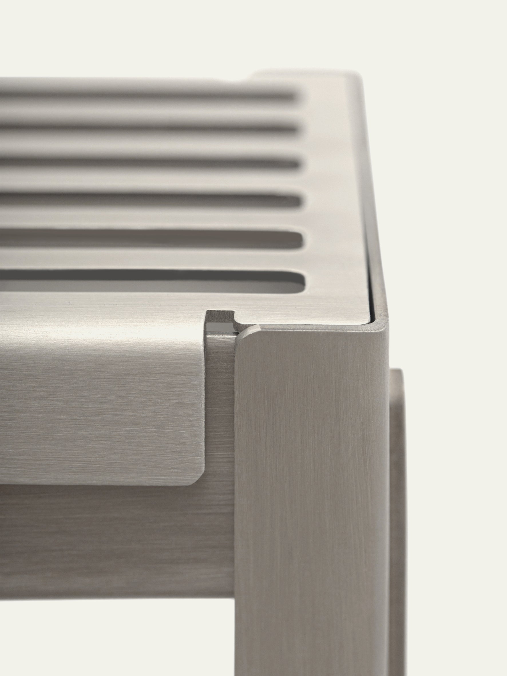 006 - AT-2 Floor Ashtray