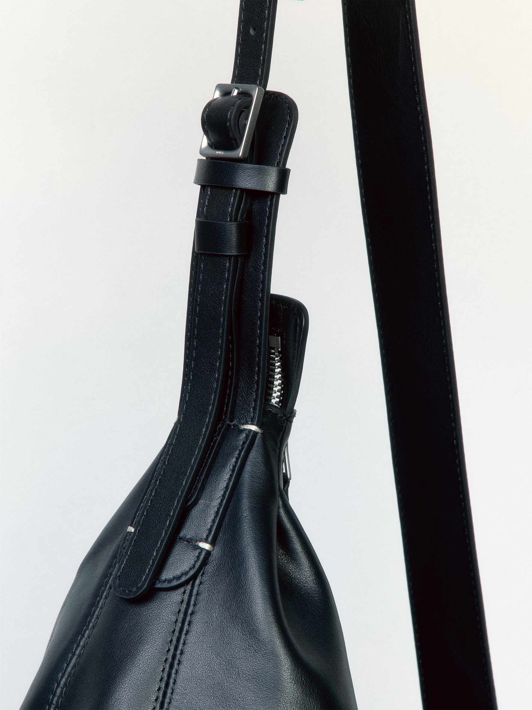 012 - Writer‘s Arc Commuter Bag