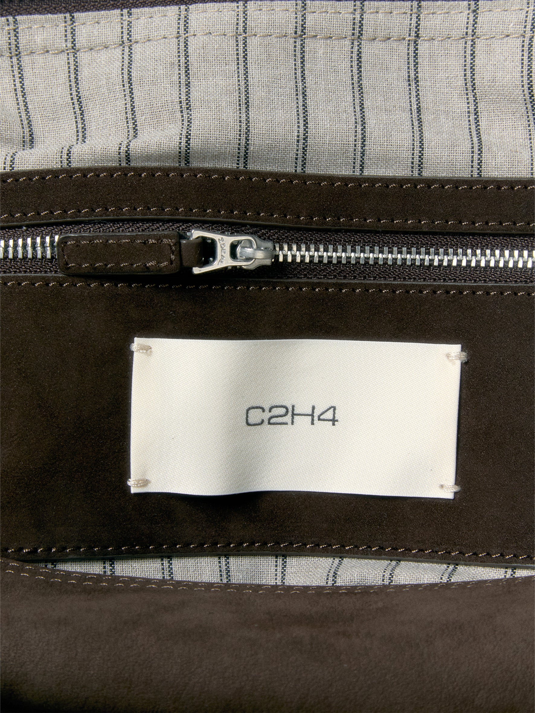 012 - Writer‘s Arc Commuter Bag